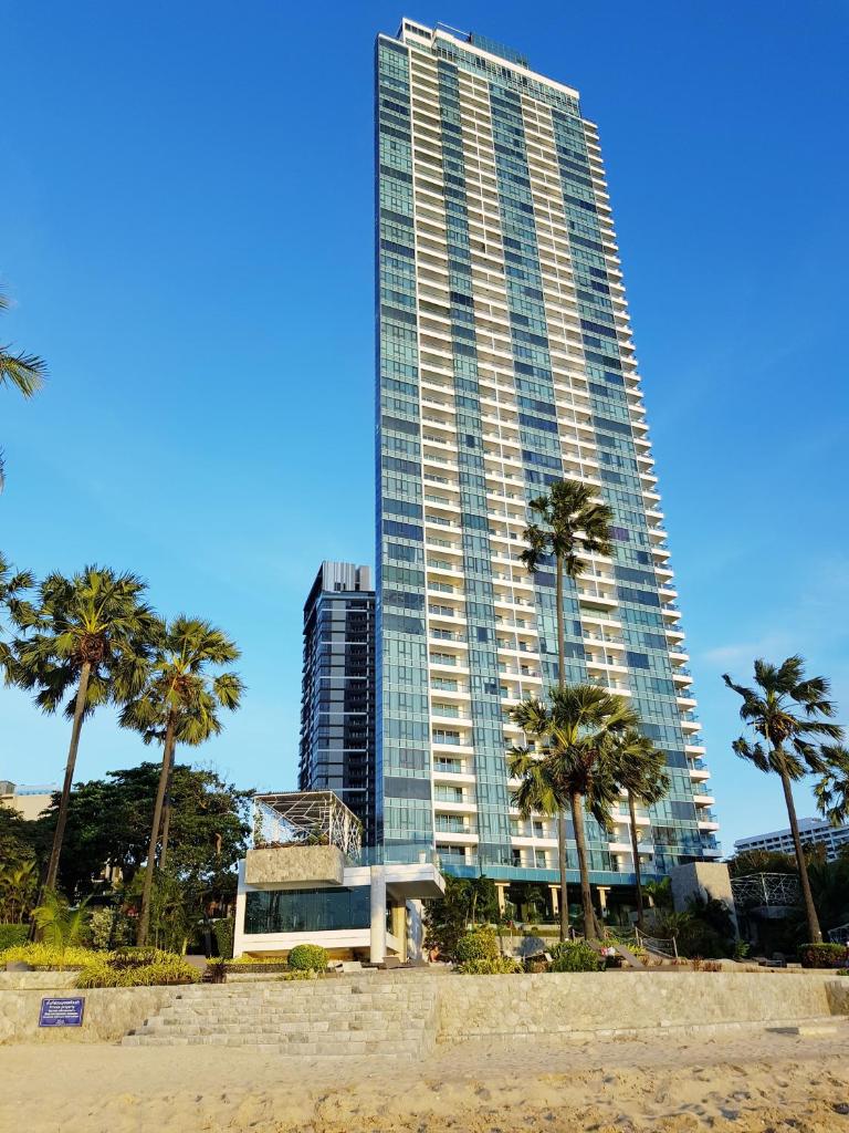 Beach Front Condominium at The Palm Wongamat photo 2