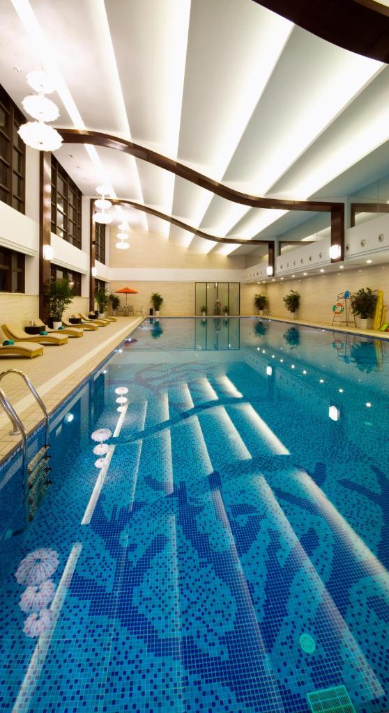 Millennium Hotel Wuxi - Tap to explore photos