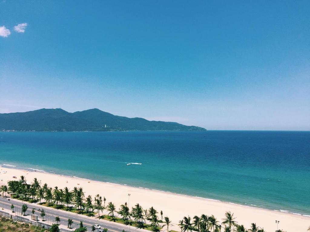 Da Nang Daisy Apartment 1 beach view
