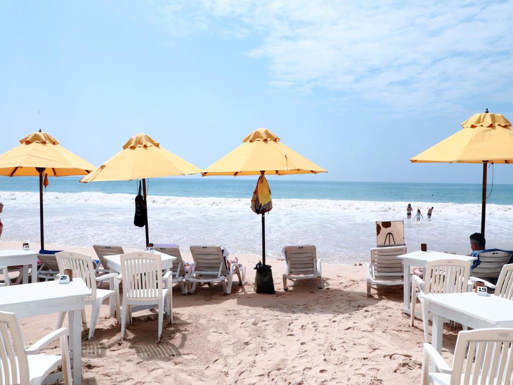 Fresh Wave Mirissa - Beach Front photo 1