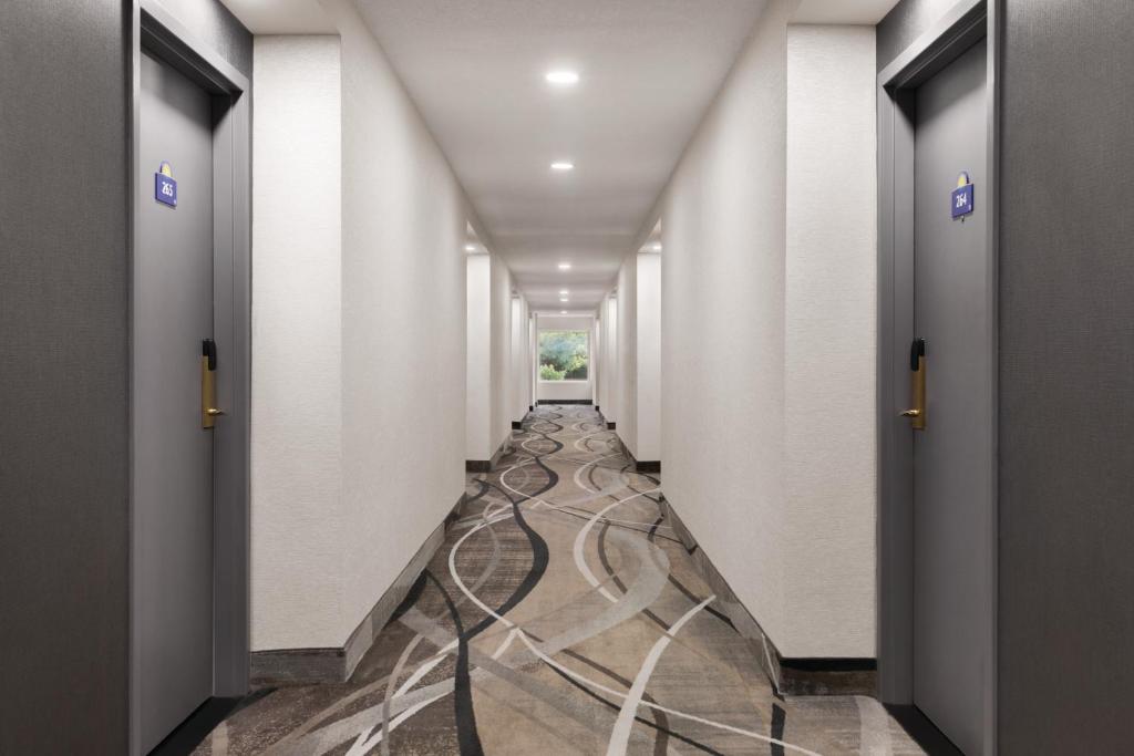 Days Inn by Wyndham Kingston photo 4