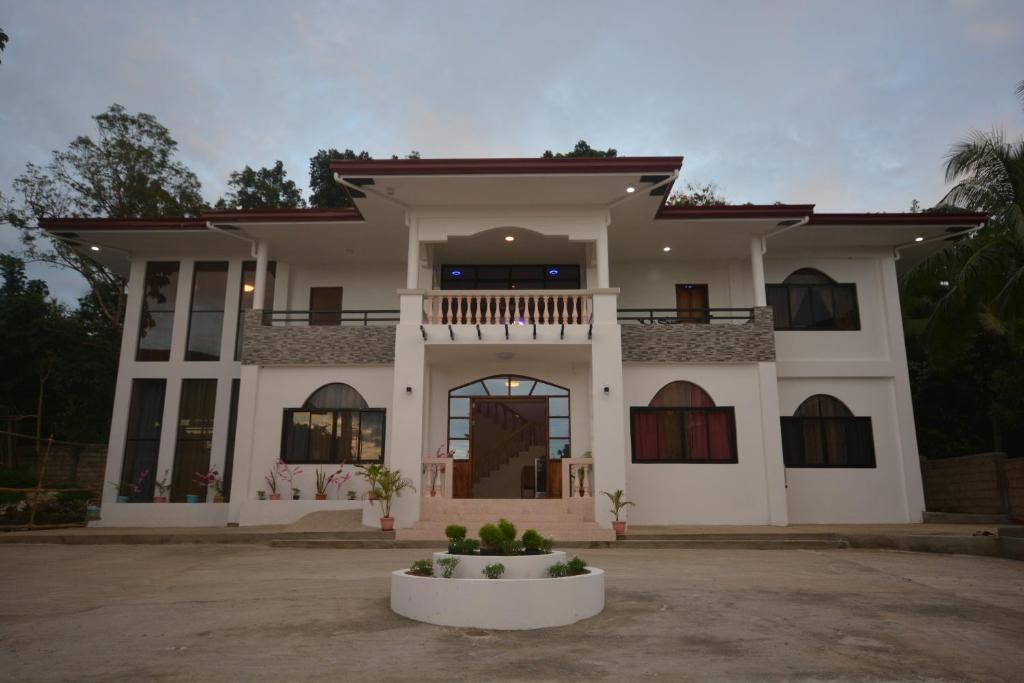 White Summerville Tourist Inn photo 2