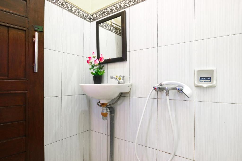 Двухместный (Двухместный номер Делюкс с 1 кроватью и балконом), Jungut Guest House