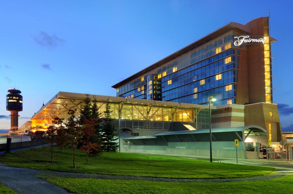 Fairmont Gold at Fairmont Vancouver Airport photo 3