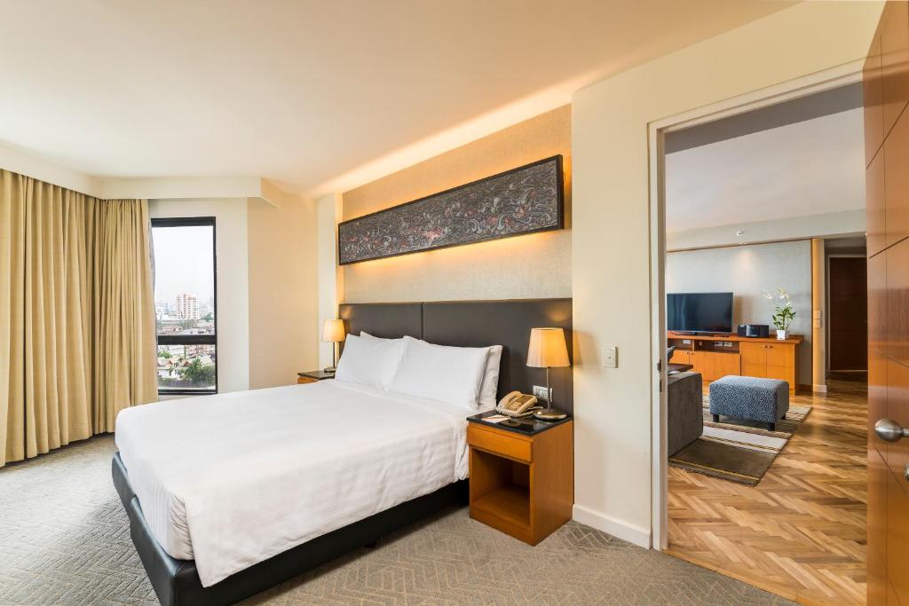 Сьюит (Суперлюкс с 3 спальнями), Отель Chatrium Residence Sathon Bangkok