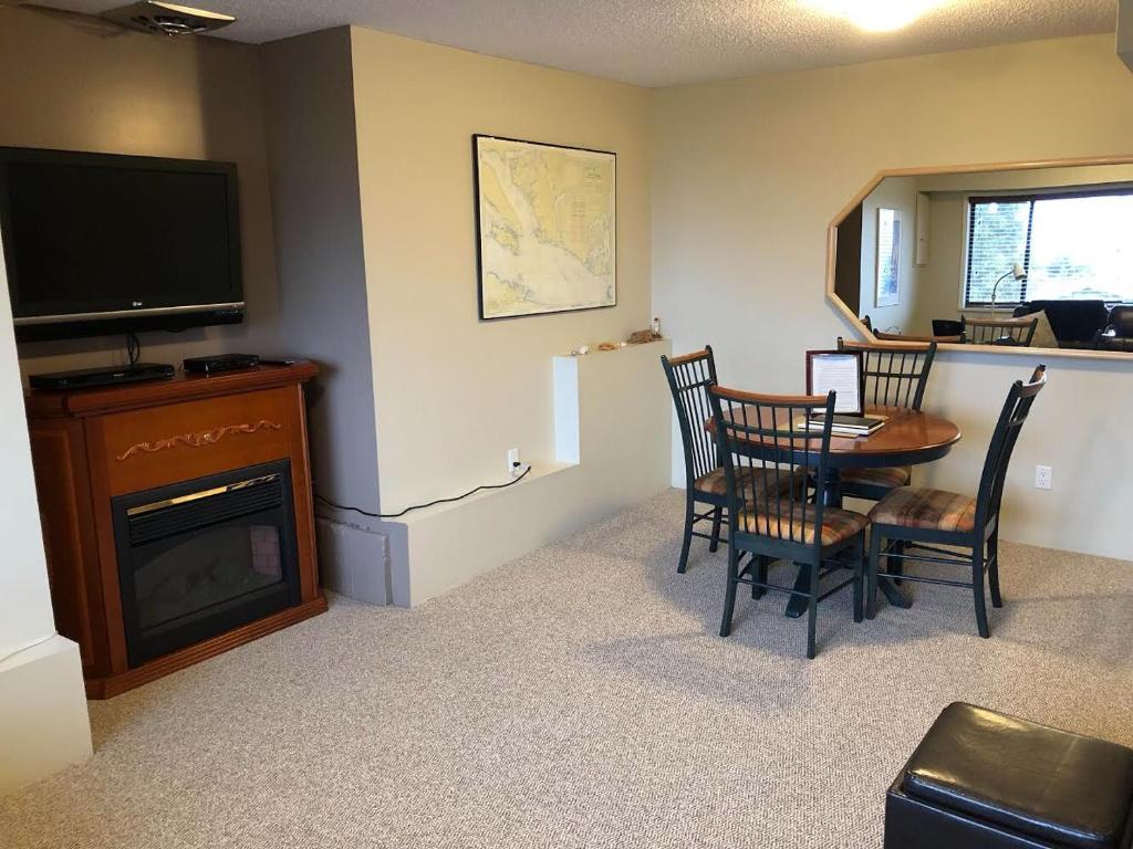 Sunshine Coast Suites photo 3
