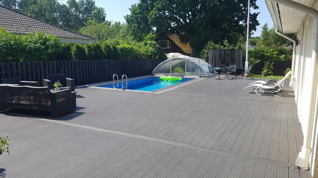 Poolvilla i Höllviken