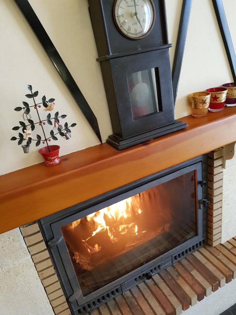 Casa encantadora con piscina privada y chimenea photo 4