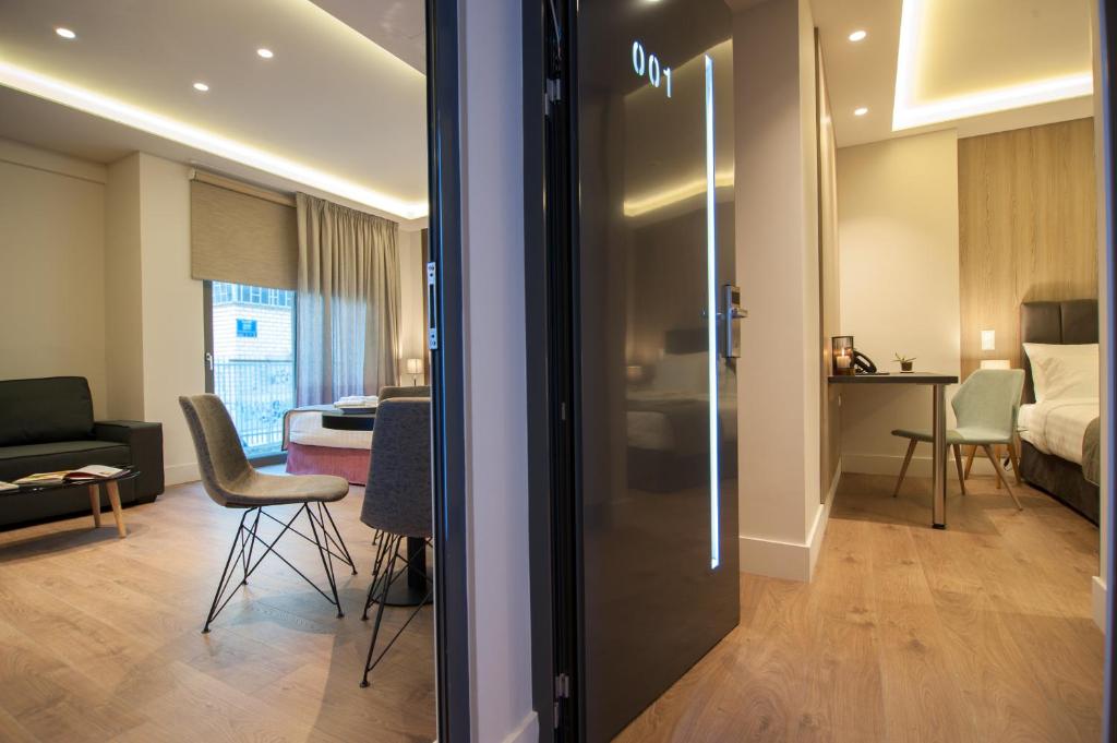 Семейный (Семейный номер Делюкс), Athens Platinum Rooms and Suites