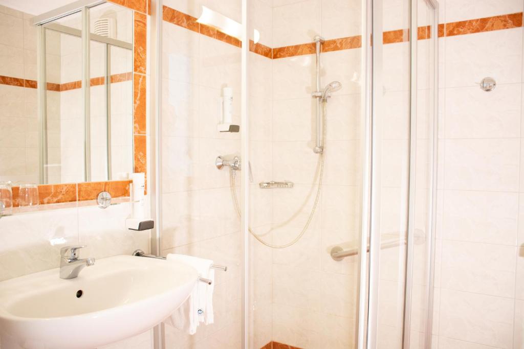 Landhotel Post Ebensee am Traunsee ***S Room Type - Double Room with Balcony