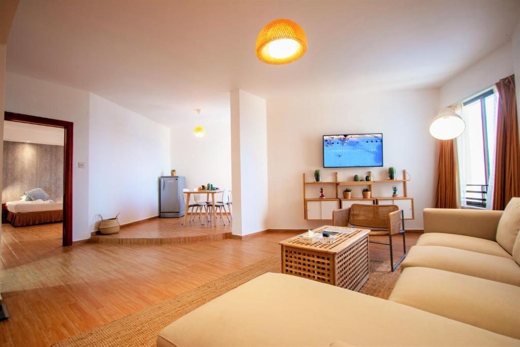 Сьюит (Представительский люкс), Отель Bin Majid Beach Hotel