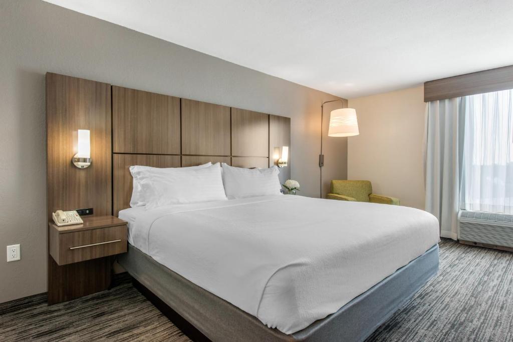 Holiday Inn Melbourne-Viera Conference Ctr, an IHG Hotel photo 2