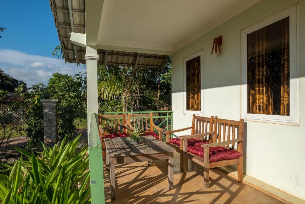 Kep Bungalows Room Type - Deluxe Twin Bungalow with Mountain View