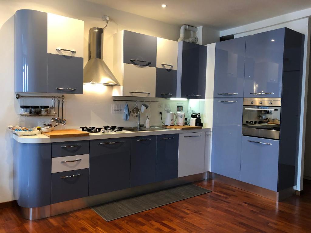 Modern sunny apartment in residental area photo 3
