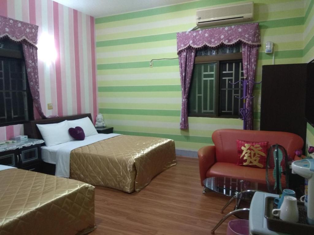 Reny Lake Warm Hostel photo 1