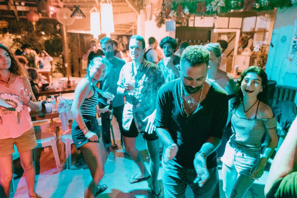Frendz Hostel Boracay - Tap to explore photos