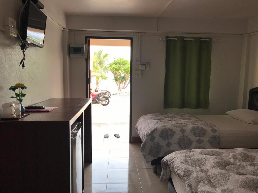 Rubtawan Sichang Resort Room Type - Twin Room