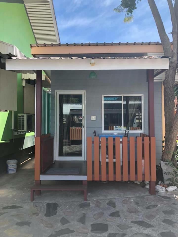 Rubtawan Sichang Resort Room Type - Bungalow with Patio