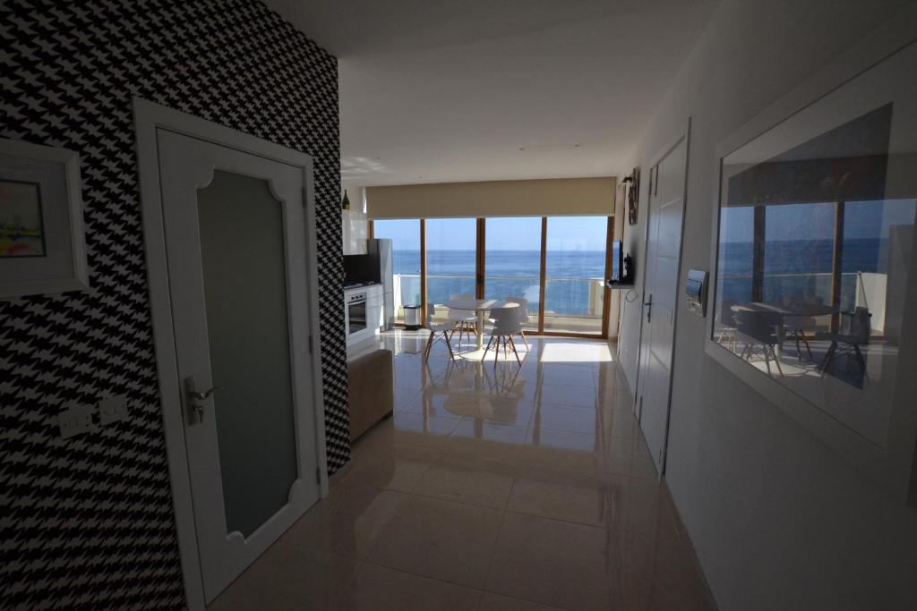 Valletta Dream Suites Penthouse - Tap to explore photos