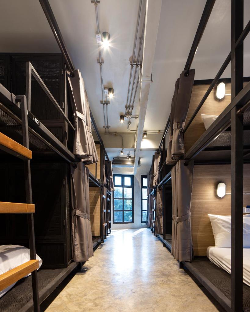 Номер (Кровать в 16-местном общем номере для мужчин и женщин), BED STATION Hostel Khaosan