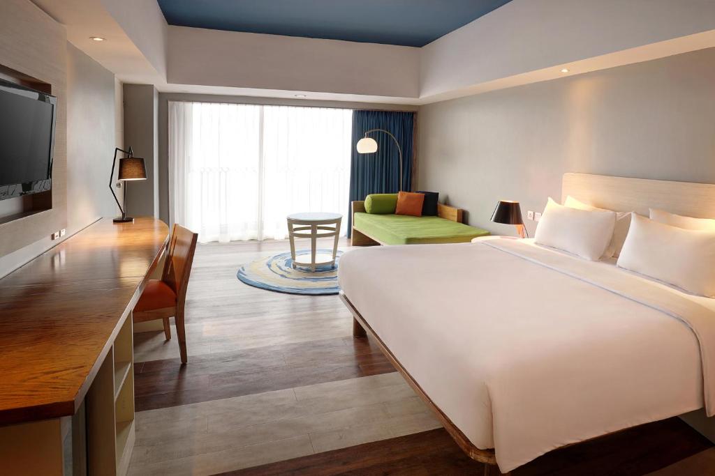 Двухместный (Grand Deluxe King Room with Balcony and Sea View), Mercure Convention Center Ancol