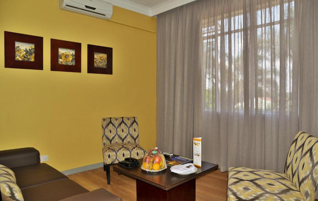 Cresta Oasis Hotel photo 1