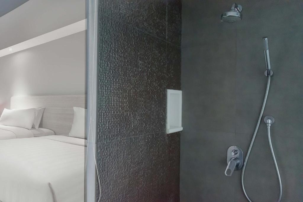 Двухместный (Улучшенный номер с кроватью размера «king-size»), Mercure Convention Center Ancol