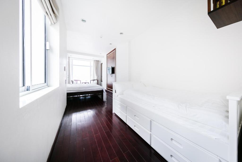 VietHome-Doorstep to Hoan Kiem Lake