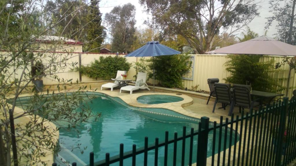 Courtsidecottage Bed and Breakfast photo 2