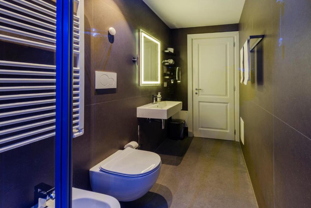 Daphne Guest House Room Type - Superior King Suite