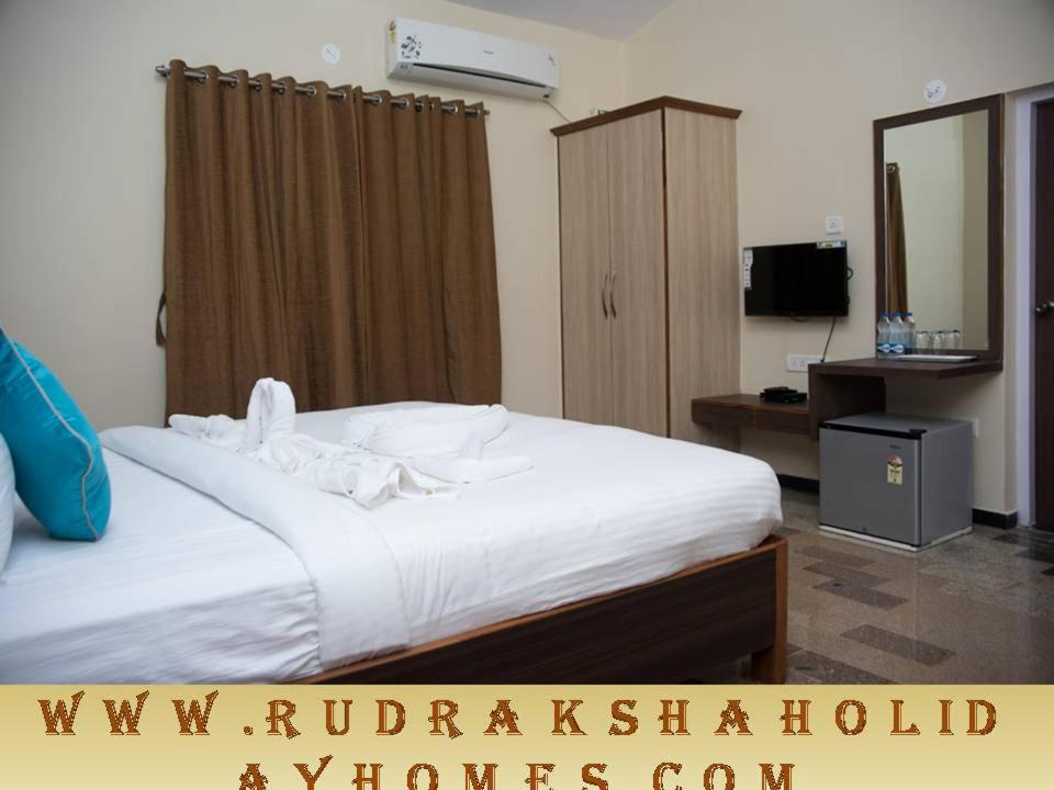Двухместный (Двухместный номер Делюкс с 1 кроватью), Rudraksha Holiday Homes