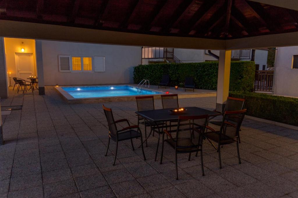 Holiday Home Mirela photo 3