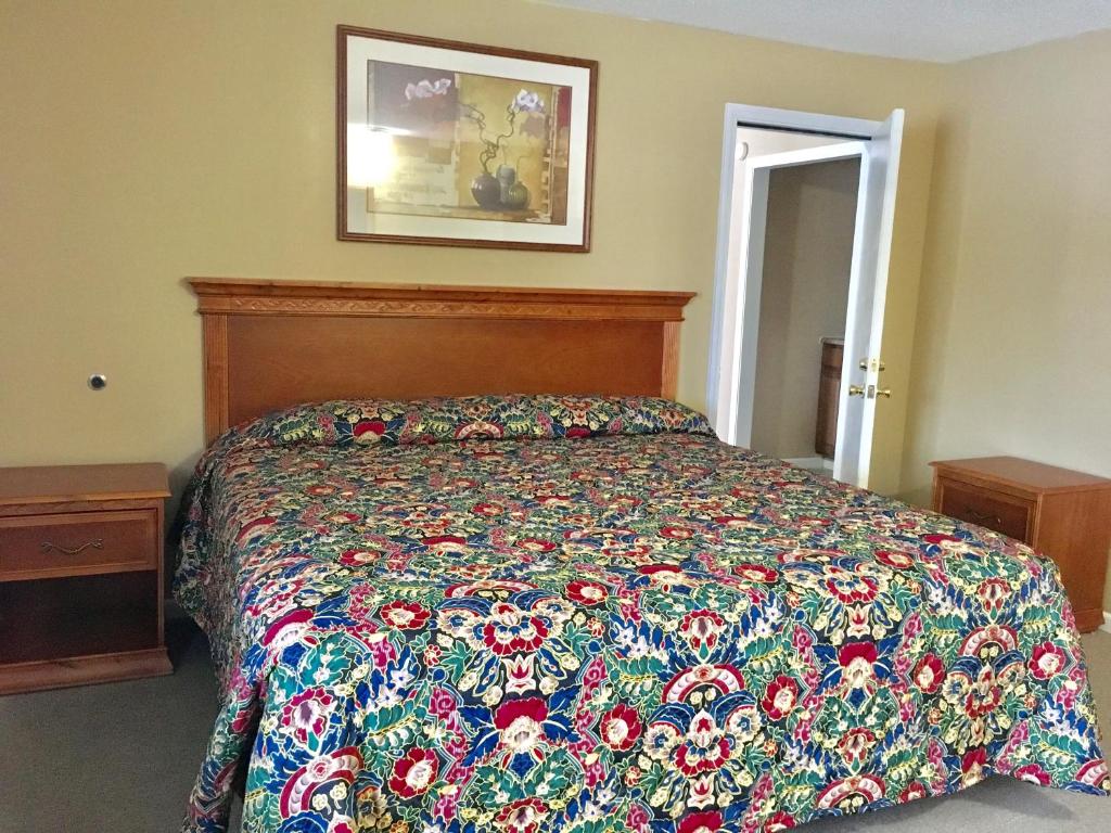 Granada Inn Motel - Kalkaska photo 3