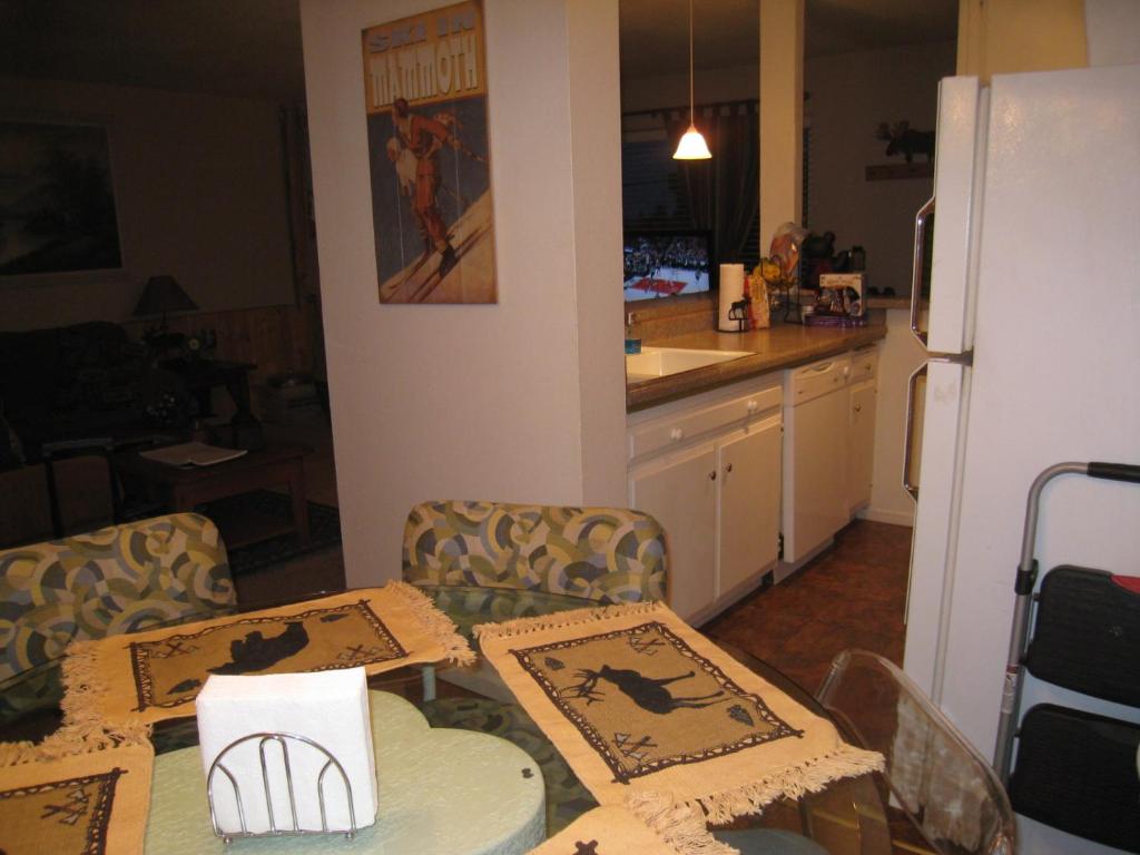 Sierra Manor photo 2