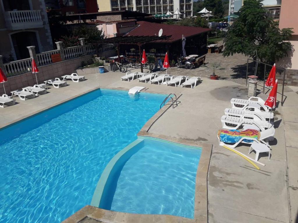 Hotel Black Sea - Breakfast, Pool & Free Parking photo 2