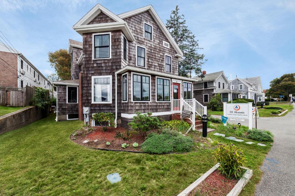 HI Hyannis Hostel image