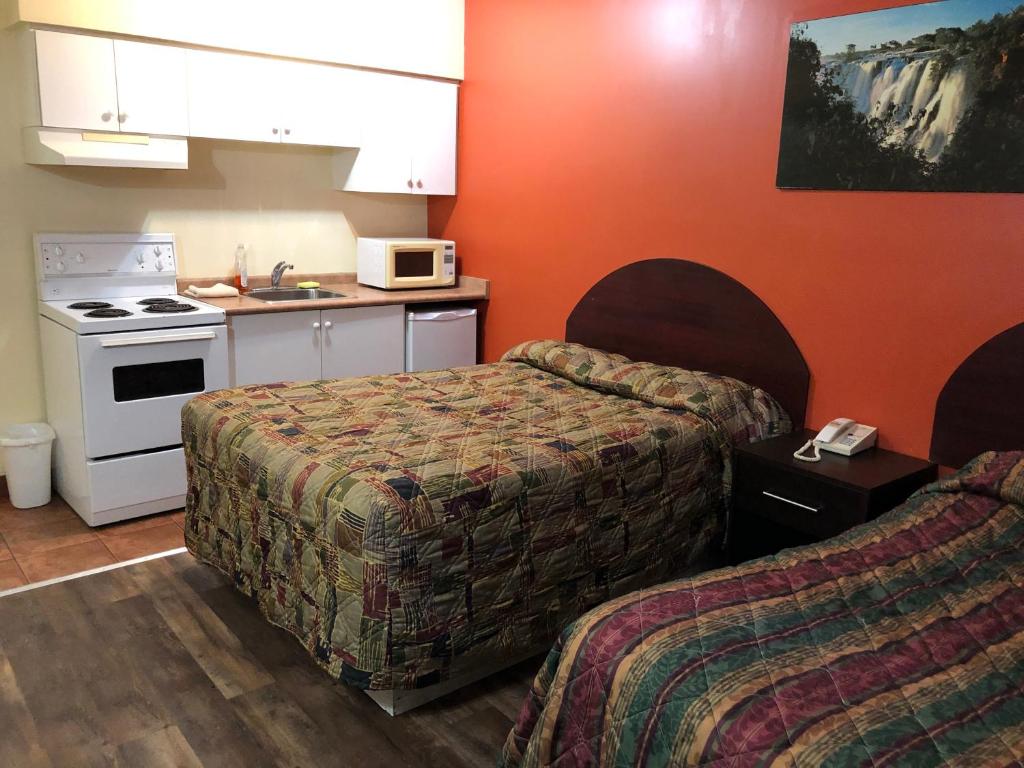 Royal Windsor Motel photo 1