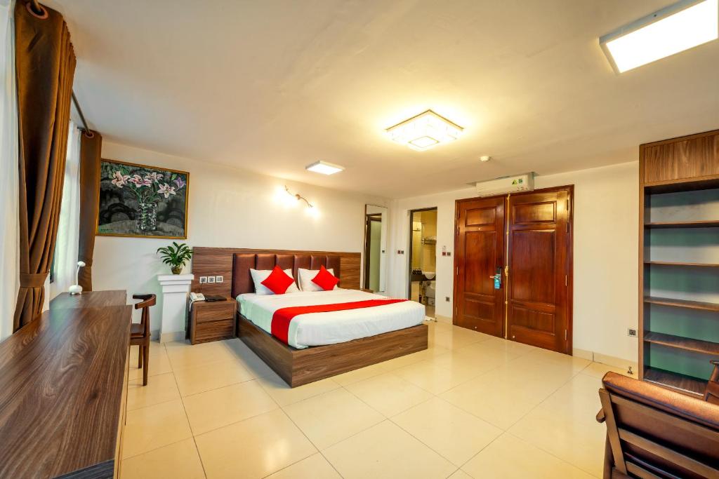 Сьюит (Люкс с балконом), Westlake Tay Ho Hotel 696 Lạc Long Quân