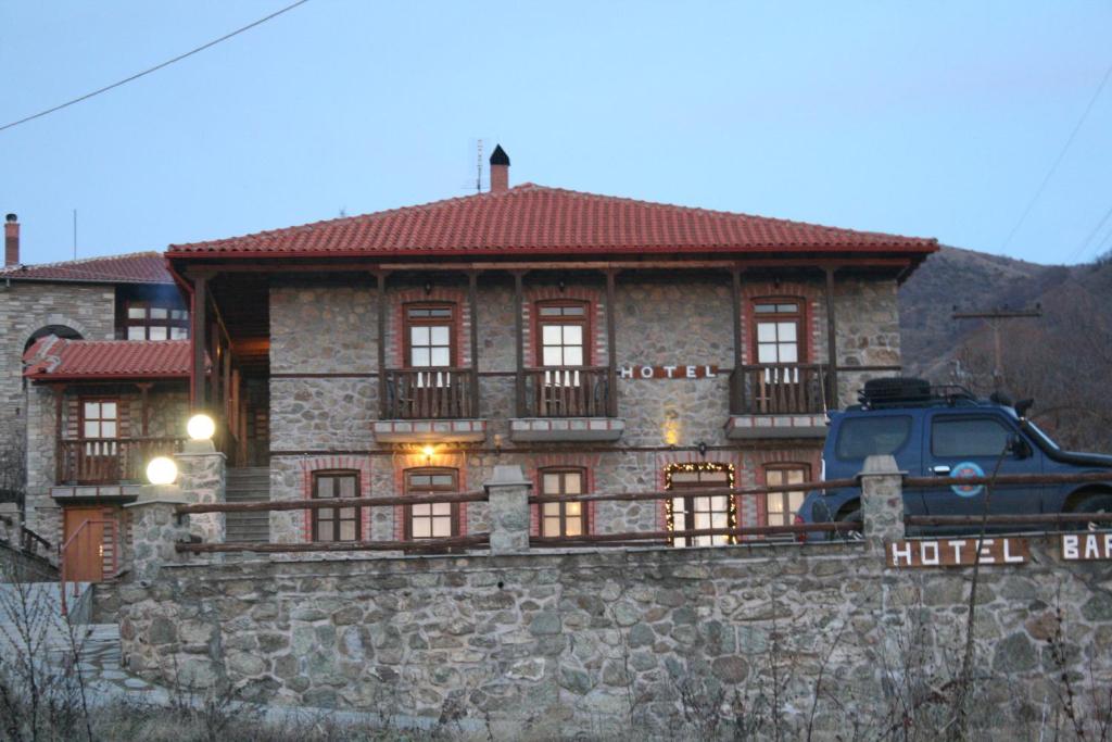 Varnous Hotel photo 4