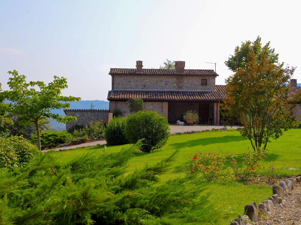 Spacious Villa in Ficulle with Pool photo 3