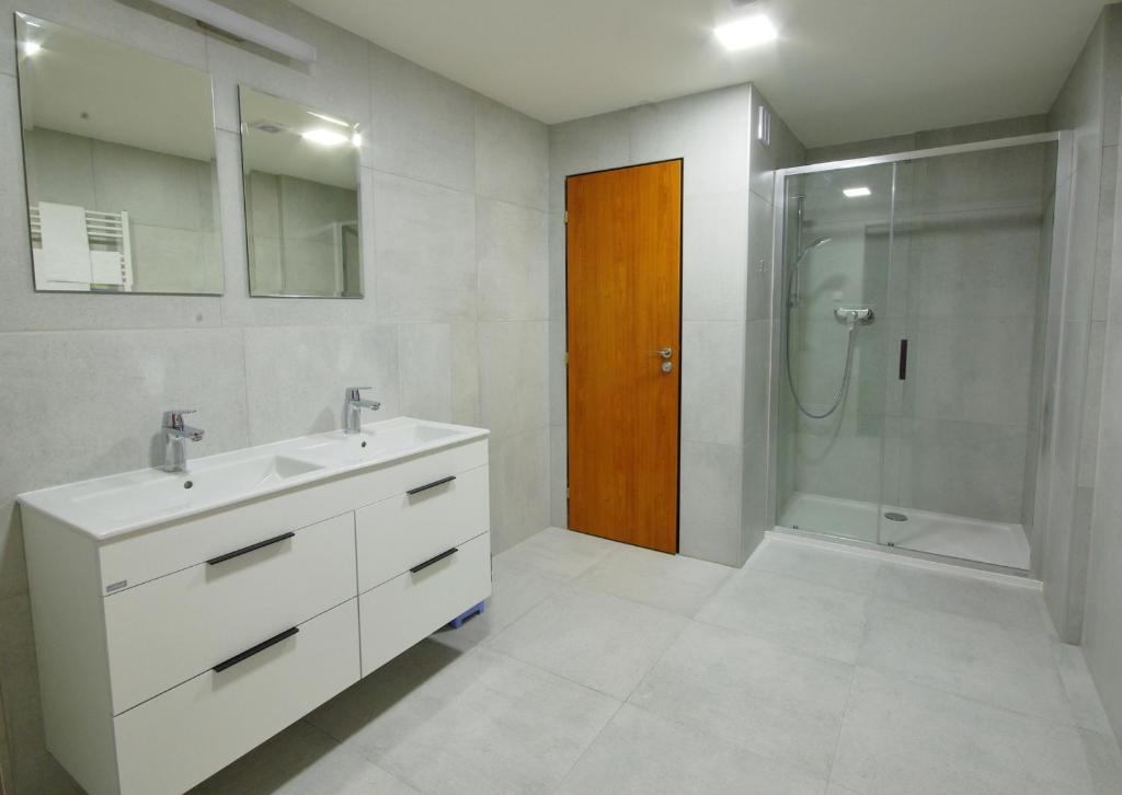 Трехместный (Трехместный номер), Adeba Hotel