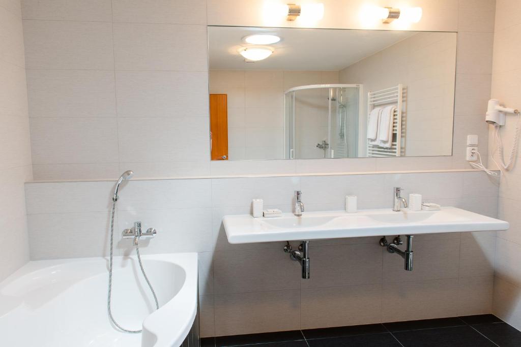 Апартаменты (Апартаменты), Adeba Hotel