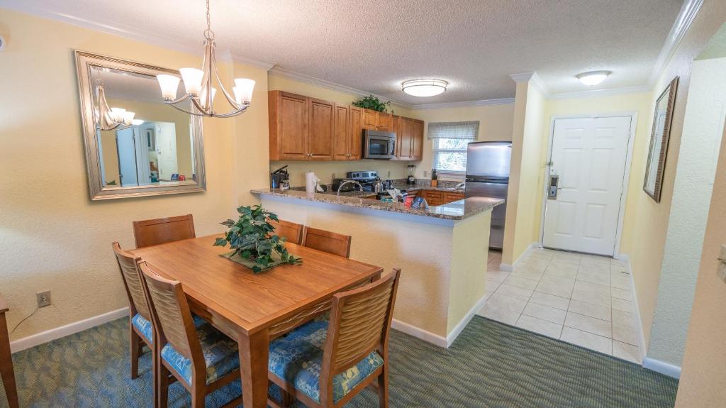 Сьюит (Представительский люкс с 2 спальнями), Blue Tree Resort at Lake Buena Vista