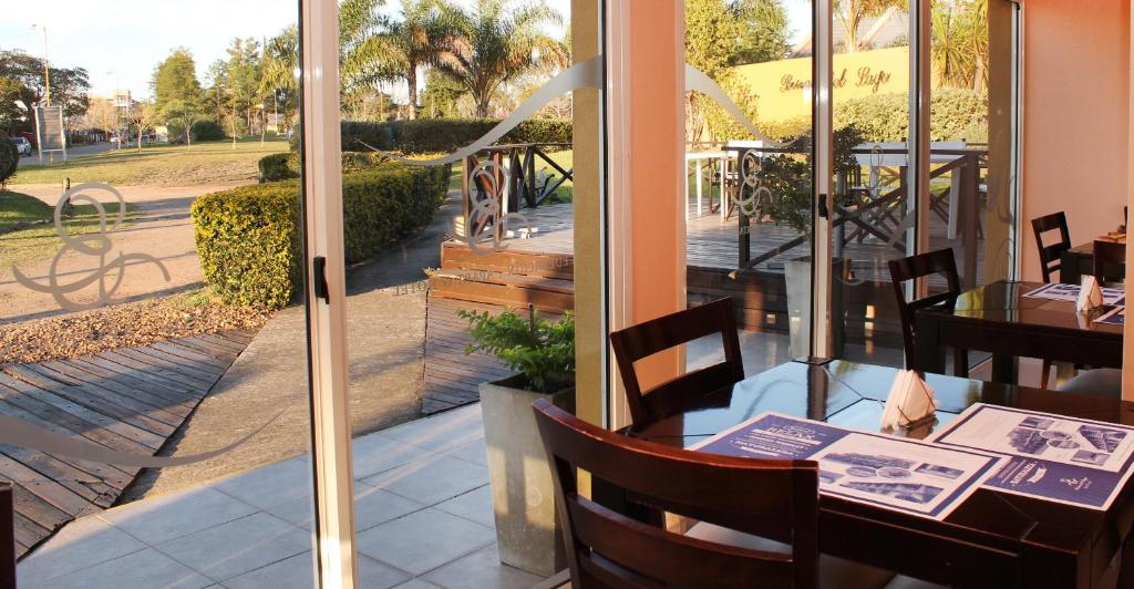 Brisas del Lago Apart y Hotel photo 1