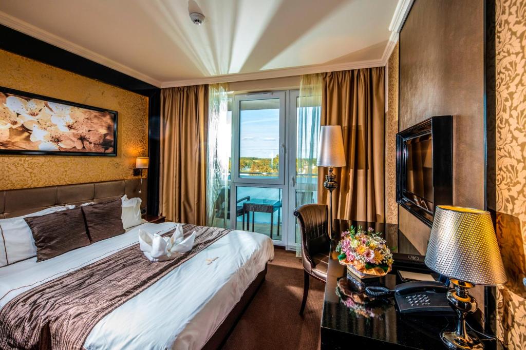 Двухместный (Классический двухместный номер с 1 кроватью и балконом), Hotel Délibáb