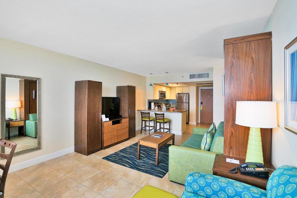 Hollywood Beach Tower by Capital Vacations photo 1