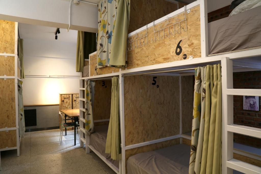 Номер (Кровать в общем 8-местном номере для мужчин), LazyBee International Youth Hostel Shenyang