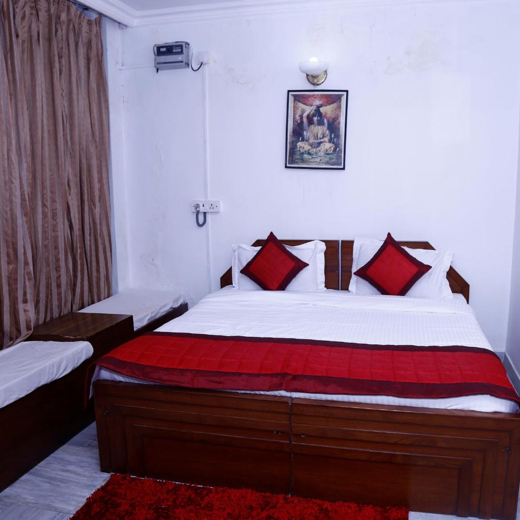 Двухместный (Standard Double Room with complimentary railway station pick up), Batra Holiday Home - Couple Friendly Stays