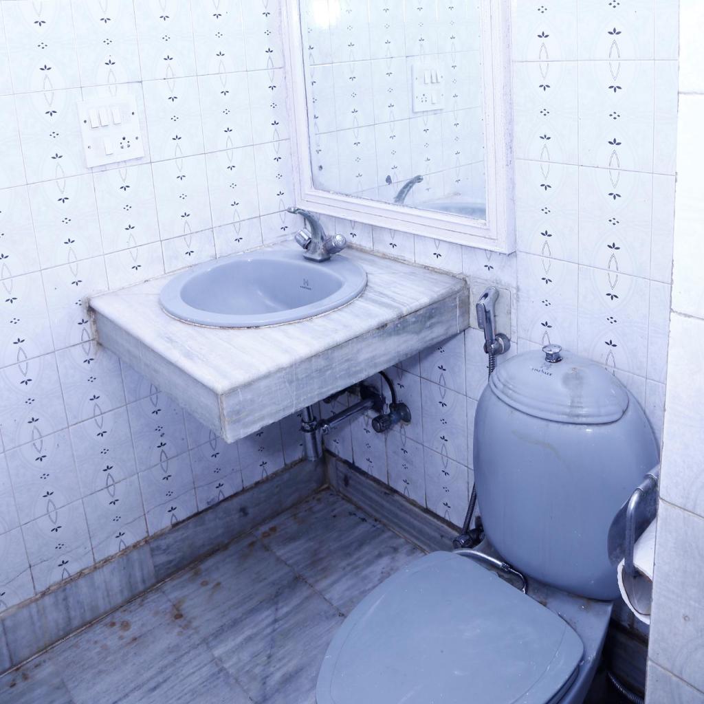 Двухместный (Standard Double Room with complimentary railway station pick up), Batra Holiday Home - Couple Friendly Stays