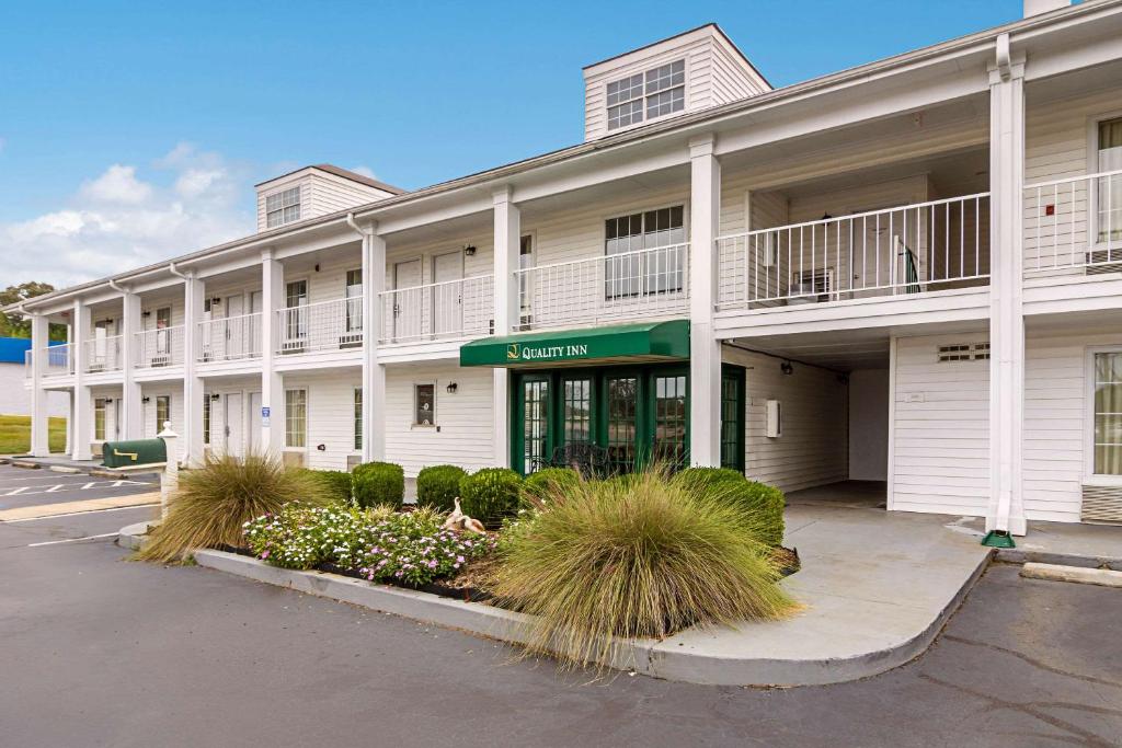 Quality Inn Thomaston image